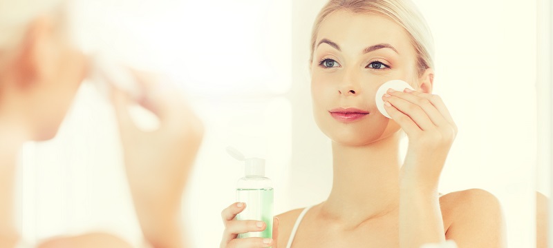Limpieza facial masculina: la importancia de una piel sana